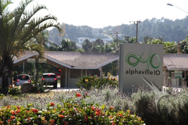 Residencial Alphaville 10: O Refúgio de Luxo entre Barueri e Parnaíba